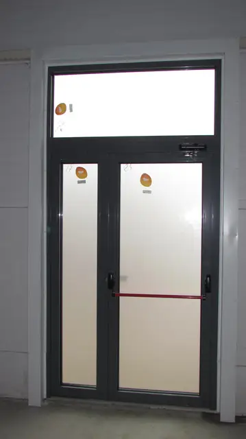 Установка алюминиевых противопожарных дверей